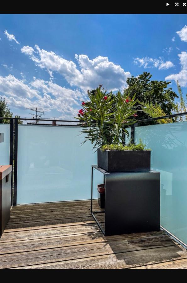 Zimmer - Modernes Apartment Mit 45 Qm. Штраубинг Экстерьер фото