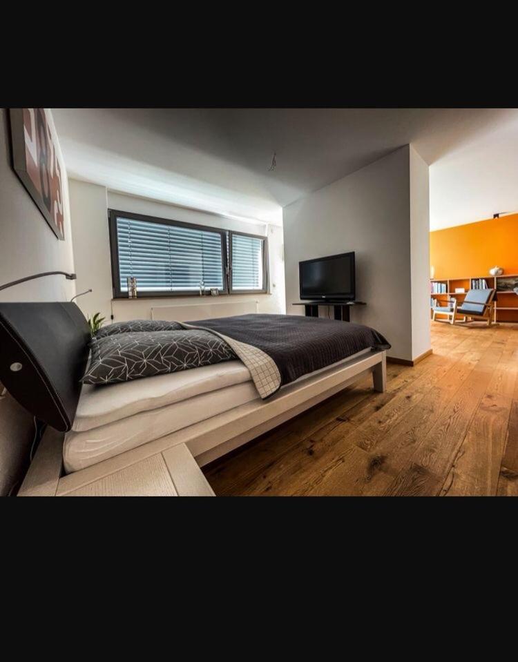 Zimmer - Modernes Apartment Mit 45 Qm. Штраубинг Экстерьер фото