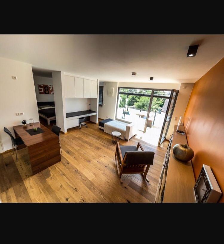 Zimmer - Modernes Apartment Mit 45 Qm. Штраубинг Экстерьер фото